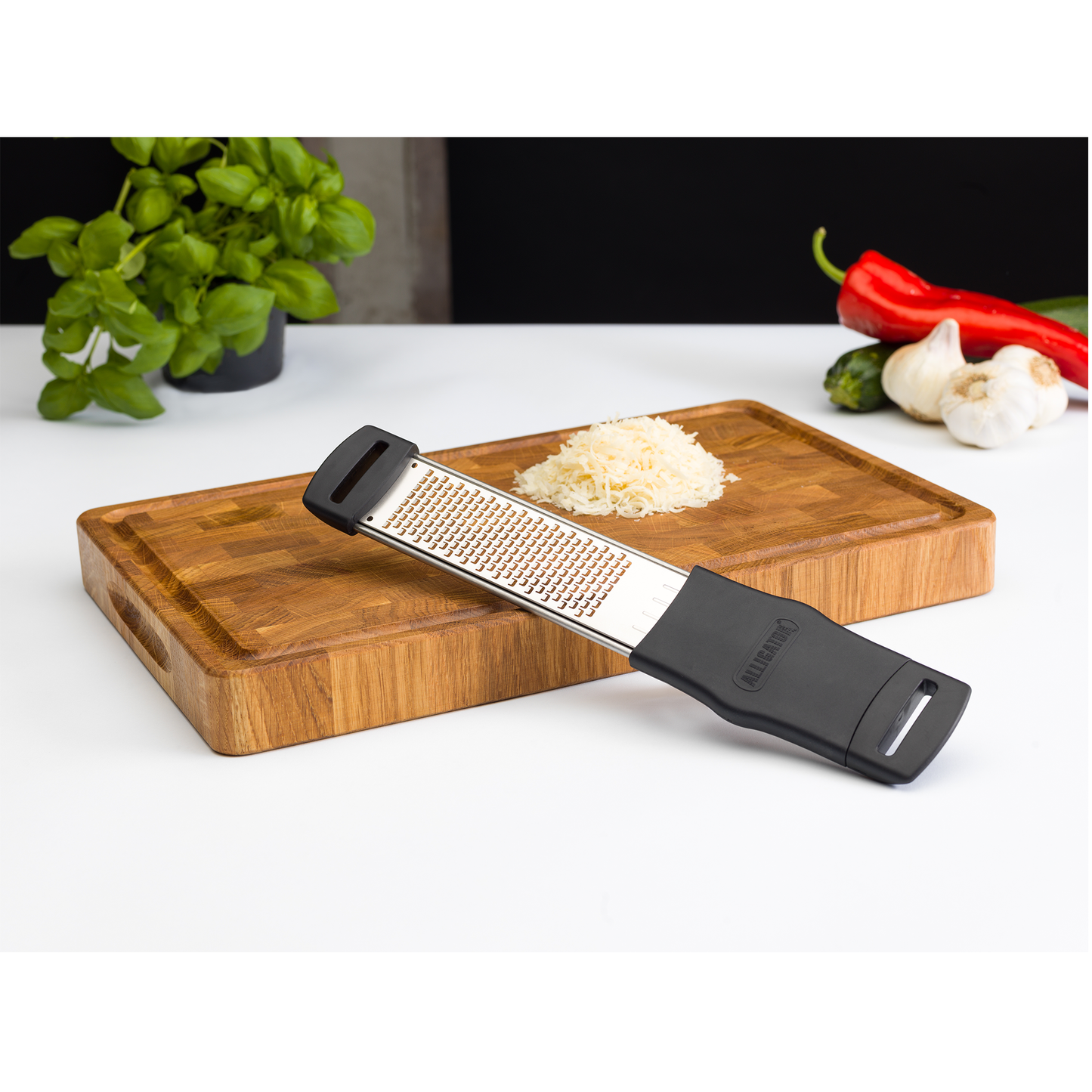 Alligator Rasp - Zester - Grater - Juliene - Kaasrasp - Citroenrasp - RVS - Zwart - Inclusief beschermhoes